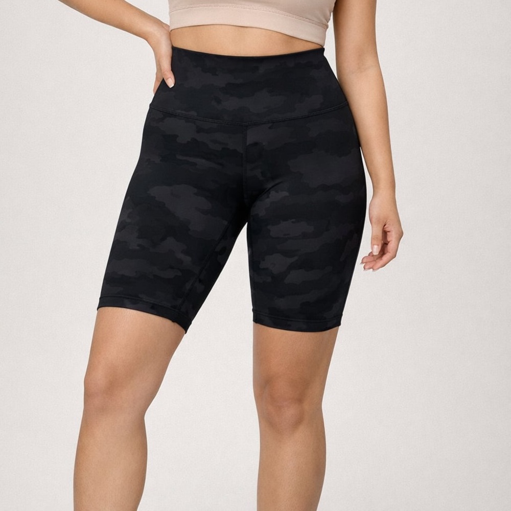 Lullulemon Black Camo High-Waisted Shorts Cycling Shorts  Size 8